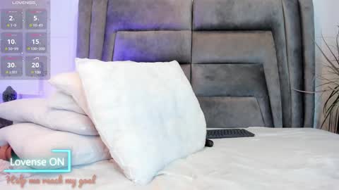 Sophie  online show from February 12, 2025, 2:43 pm