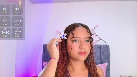 Snapshot of sophiee_velvet chatting on May 29, 2026, 2:48 pm online show from May 29, 2026, 2:48 pm