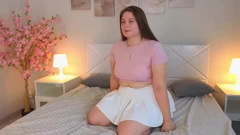 Snapshot of sophieee_lee chatting on February 24, 2025, 10:37 am Sophie online show from February 24, 2025, 10:37 am