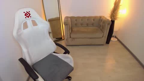 Snapshot of sophieee_lee chatting on September 21, 2025, 11:12 am Sophie online show from September 21, 2025, 11:12 am