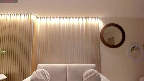 Sophie online show from December 21, 2025, 11:23 pm