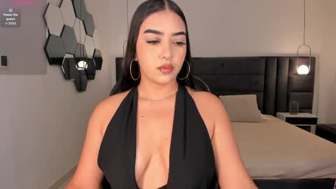 Snapshot of sophielanne chatting on May 24, 2026, 11:54 pm Sophie online show from May 24, 2026, 11:54 pm