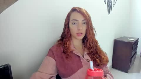 Snapshot of sophielatina chatting on October 9, 2025, 2:31 am Sophia online show from October 9, 2025, 2:31 am