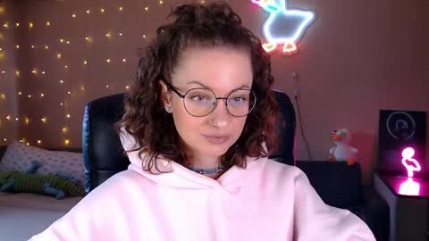 sophieleroux online show from April 28, 2026, 12:43 pm
