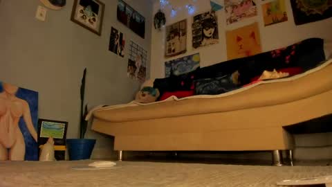 Sophie online show from April 17, 2026, 5:43 am