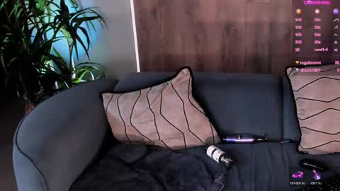 Sophie  Palmer online show from January 31, 2025, 4:17 pm