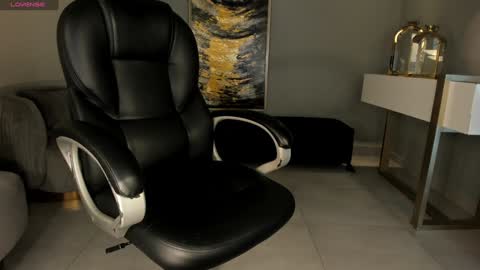 Sophie  Palmer online show from February 8, 2025, 12:17 pm