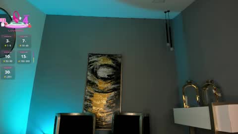 Sophie  Palmer online show from October 5, 2025, 10:24 am