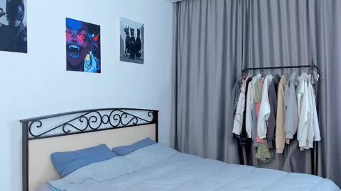 Snapshot of sophierayne_ chatting on March 2, 2026, 10:44 am SophieRayne online show from March 2, 2026, 10:44 am