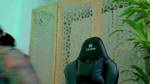 sophierooy online show from January 22, 2025, 2:03 pm