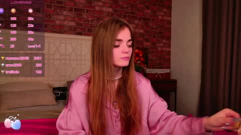 Snapshot of sophiesuvi chatting on December 28, 2024, 4:52 pm Sophie and my bestie Mandy    online show from December 28, 2024, 4:52 pm