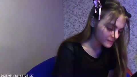 Snapshot of sophiesuvi chatting on January 15, 2025, 6:08 pm Sophie and my bestie Mandy    online show from January 15, 2025, 6:08 pm