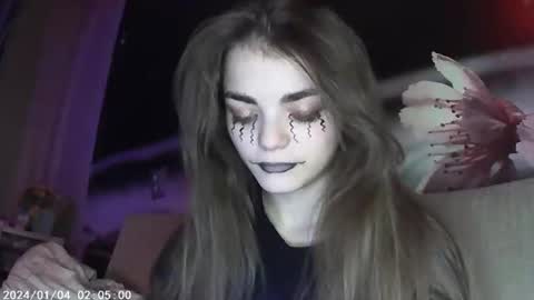 Snapshot of sophiesuvi chatting on October 30, 2025, 9:48 pm Sophie and my bestie Mandy    online show from October 30, 2025, 9:48 pm