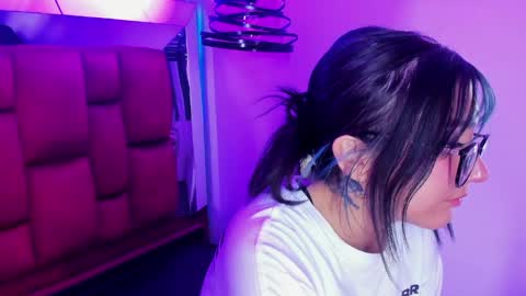   Sophie  online show from April 30, 2026, 9:19 pm