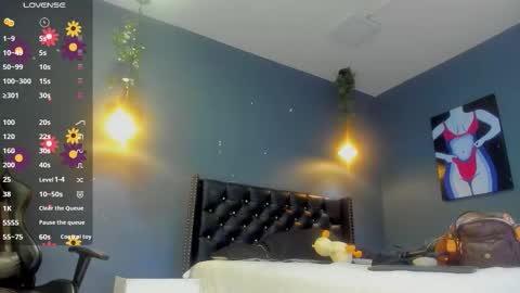 Sophie Taylor online show from November 24, 2025, 11:21 am