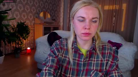 Lisa online show from April 5, 2026, 1:36 am