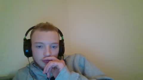 soumi854640 online show from February 19, 2025, 4:11 pm