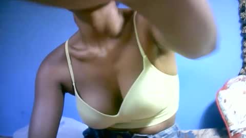 Snapshot of sourayaa chatting on March 17, 2026, 8:01 pm sourayaa online show from March 17, 2026, 8:01 pm