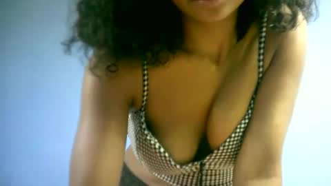 Snapshot of sourayaa chatting on April 17, 2026, 6:44 pm sourayaa online show from April 17, 2026, 6:44 pm