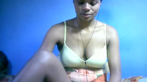 Snapshot of sourayaa chatting on April 22, 2026, 6:42 pm sourayaa online show from April 22, 2026, 6:42 pm