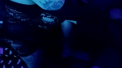 Snapshot of southernmomm87 chatting on October 19, 2025, 8:15 am southernmomm87 online show from October 19, 2025, 8:15 am