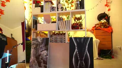 Leah online show from November 16, 2025, 12:11 pm