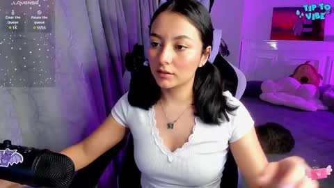 Lili online show from March 8, 2025, 11:39 pm