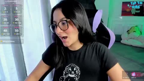 Lili online show from March 9, 2025, 9:14 pm