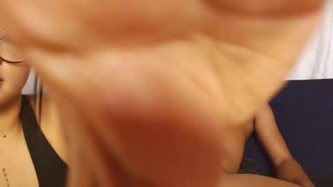 Yesi online show from November 11, 2025, 4:56 am