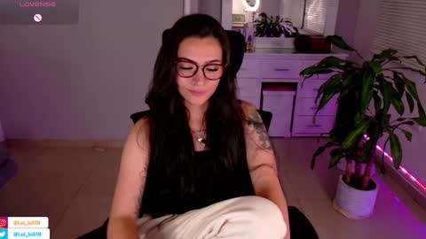 Luisa    online show from February 3, 2025, 12:04 am