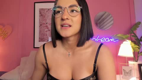 Snapshot of soysaraa_ chatting on January 7, 2025, 10:54 am Aleja online show from January 7, 2025, 10:54 am