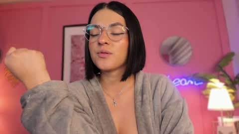 Snapshot of soysaraa_ chatting on January 9, 2025, 7:52 am Aleja online show from January 9, 2025, 7:52 am