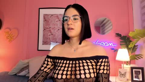 Snapshot of soysaraa_ chatting on February 1, 2025, 5:07 am Aleja online show from February 1, 2025, 5:07 am