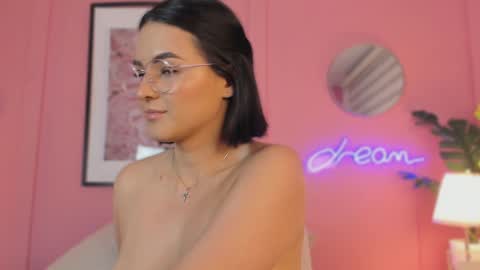 Snapshot of soysaraa_ chatting on February 5, 2025, 10:51 am Aleja online show from February 5, 2025, 10:51 am