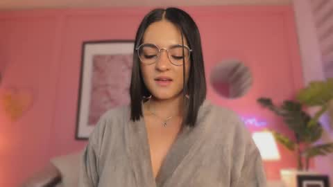 Snapshot of soysaraa_ chatting on February 13, 2025, 9:30 am Aleja online show from February 13, 2025, 9:30 am