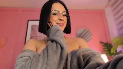Snapshot of soysaraa_ chatting on February 21, 2025, 8:18 am Aleja online show from February 21, 2025, 8:18 am
