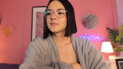 Snapshot of soysaraa_ chatting on February 21, 2025, 11:22 am Aleja online show from February 21, 2025, 11:22 am