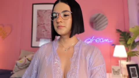 Snapshot of soysaraa_ chatting on February 22, 2025, 5:02 am Aleja online show from February 22, 2025, 5:02 am