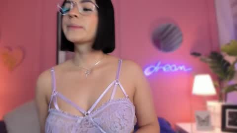 Snapshot of soysaraa_ chatting on February 27, 2025, 5:02 am Aleja online show from February 27, 2025, 5:02 am