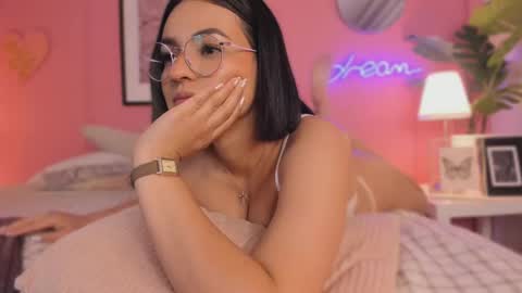 Snapshot of soysaraa_ chatting on March 6, 2025, 11:36 am Aleja online show from March 6, 2025, 11:36 am
