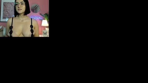 Snapshot of soysaraa_ chatting on March 12, 2025, 4:51 am Aleja online show from March 12, 2025, 4:51 am