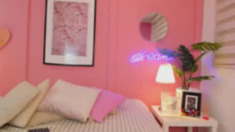 Snapshot of soysaraa_ chatting on October 1, 2025, 5:46 am Aleja online show from October 1, 2025, 5:46 am