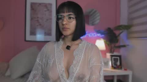Snapshot of soysaraa_ chatting on October 7, 2025, 5:48 am Aleja online show from October 7, 2025, 5:48 am