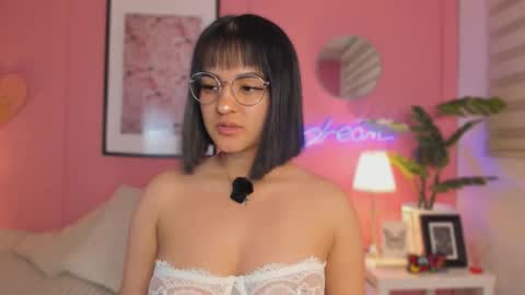 Snapshot of soysaraa_ chatting on October 10, 2025, 6:01 am Aleja online show from October 10, 2025, 6:01 am