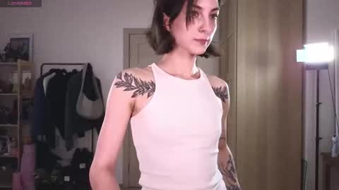 Snapshot of space_x_roxy chatting on October 8, 2025, 6:49 pm Roxy online show from October 8, 2025, 6:49 pm