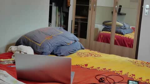 Snapshot of spacemanwvl chatting on October 16, 2025, 5:25 pm xoan online show from October 16, 2025, 5:25 pm