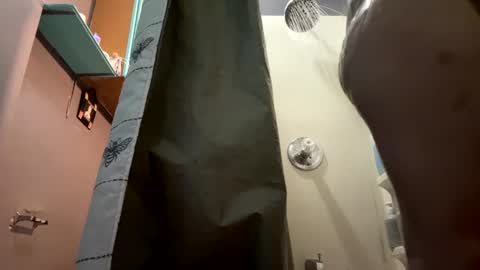 Snapshot of spaceyyybaby chatting on December 1, 2024, 10:10 pm Saturn online show from December 1, 2024, 10:10 pm