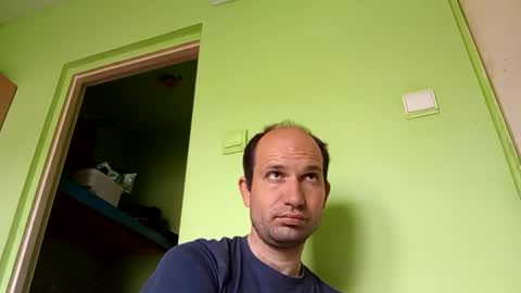 Snaiky online show from April 14, 2026, 12:11 pm