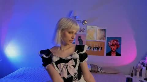 sparkle_wing online show from September 30, 2025, 10:37 pm