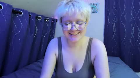 Snapshot of sparkling_water_hate_club chatting on November 16, 2025, 7:41 pm Atticus Pendragon online show from November 16, 2025, 7:41 pm